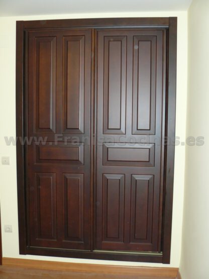 Armario empotrado puertas correderas madera pino nogal - Imagen 5
