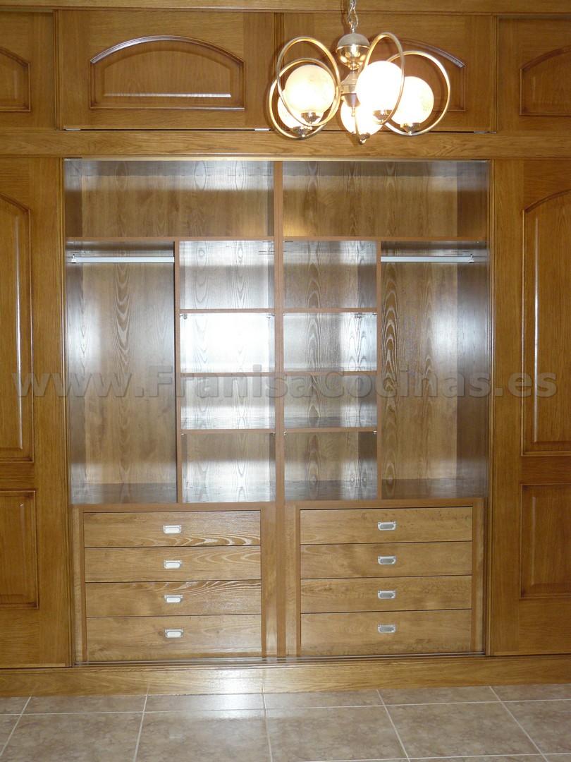Armario empotrado puertas correderas roble plafonado - Imagen 8