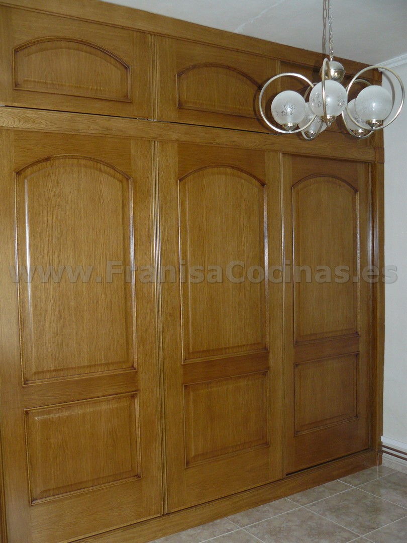 Armario empotrado puertas correderas roble plafonado - Imagen 3