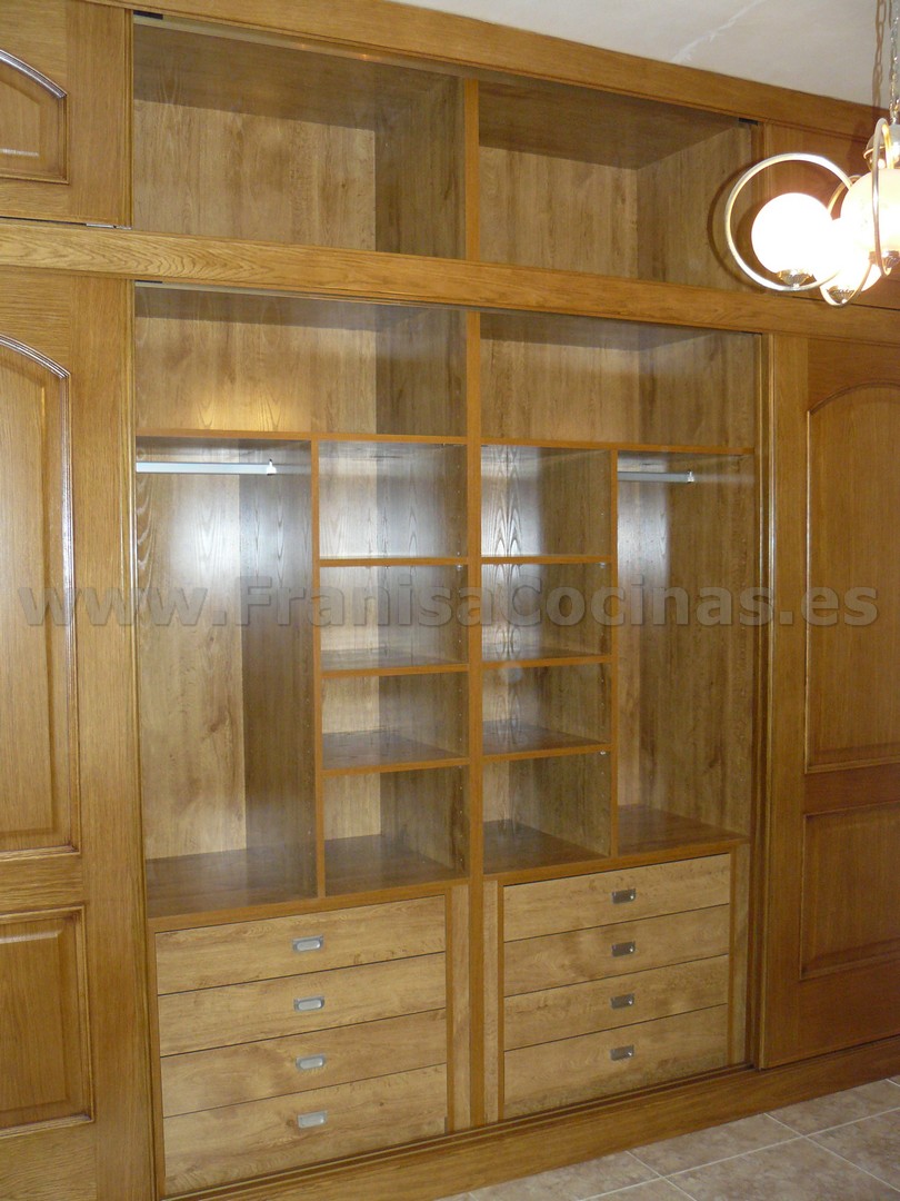 Armario empotrado puertas correderas roble plafonado - Imagen 27