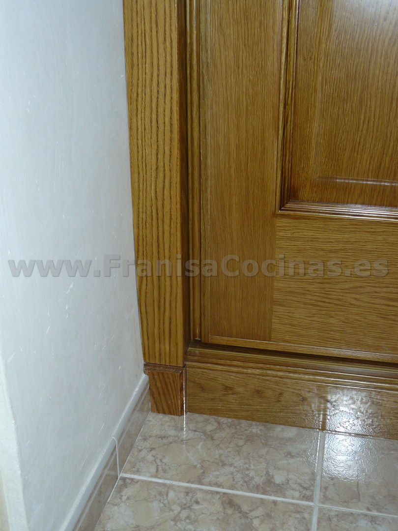 Armario empotrado puertas correderas roble plafonado - Imagen 29