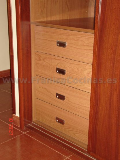 Armario empotrado puertas correderas sapelly - Imagen 7