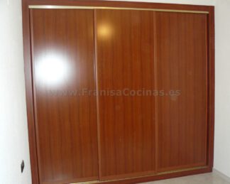 Armario empotrado puertas correderas sapelly