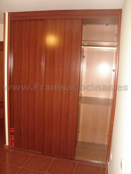 Armario empotrado puertas correderas sapelly - Imagen 2