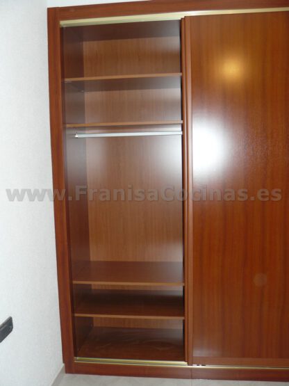 Armario empotrado puertas correderas sapelly - Imagen 2