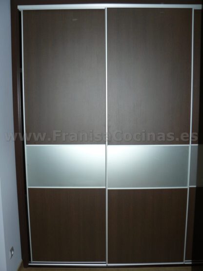 Armario empotrado puertas correderas wengue - Imagen 2