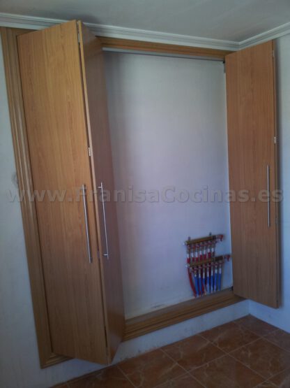 Armario empotrado puertas plegables melamina roble - Imagen 4