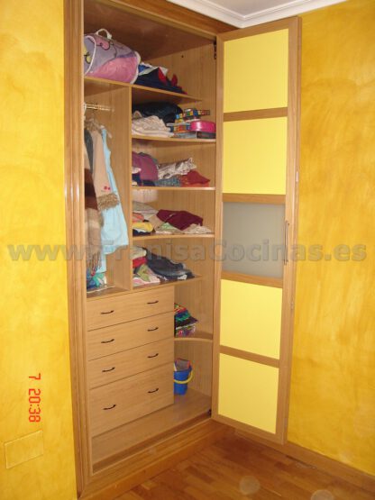Armario empotrado puertas plegables - Imagen 5