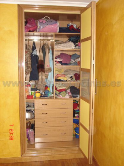 Armario empotrado puertas plegables - Imagen 6