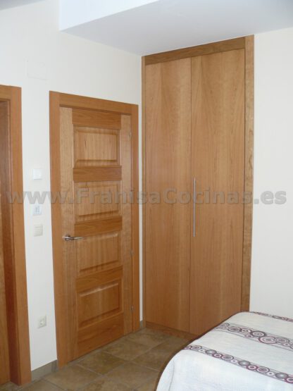 Armario empotrado puerta plegable cerezo - Imagen 2