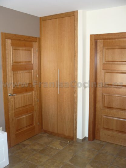 Armario empotrado puertas plegables cerezo