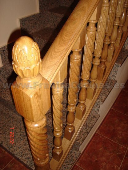 Balaustre de madera de roble para escalera - Imagen 13