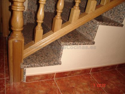 Balaustre de madera de roble para escalera - Imagen 14