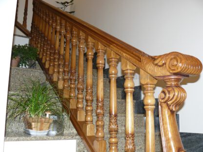 Balaustre de madera de roble