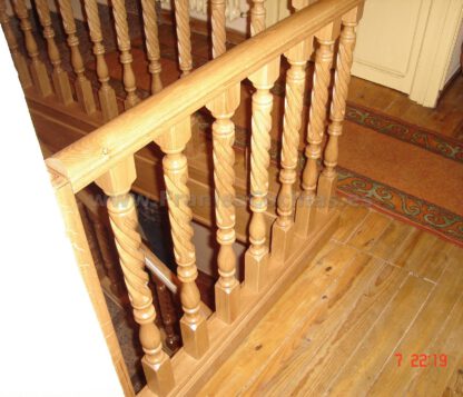 Balaustre de madera de roble para escalera - Imagen 3