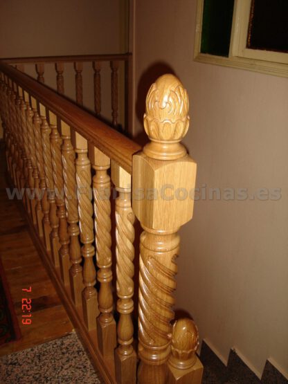 Balaustre de madera de roble para escalera - Imagen 5