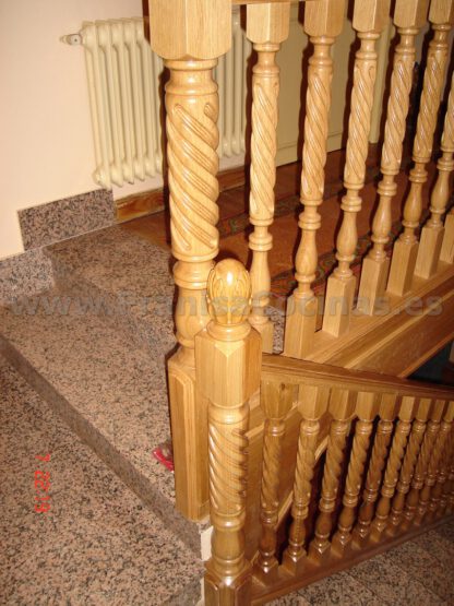 Balaustre de madera de roble para escalera - Imagen 6