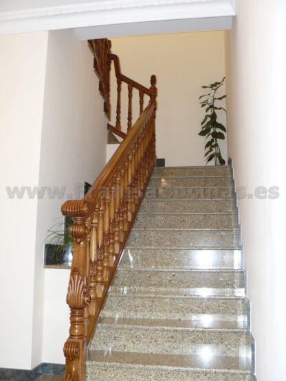 Balaustre de madera de roble - Imagen 5