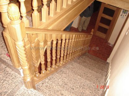 Balaustre de madera de roble para escalera - Imagen 7