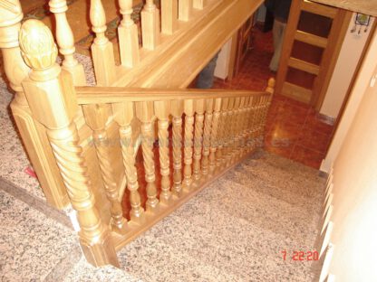Balaustre de madera de roble para escalera - Imagen 8
