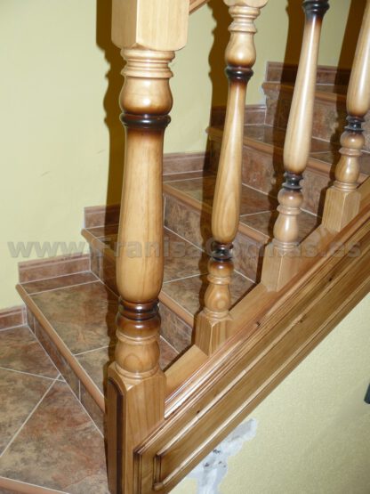 Balaustre de madera de pino tintado - Imagen 7