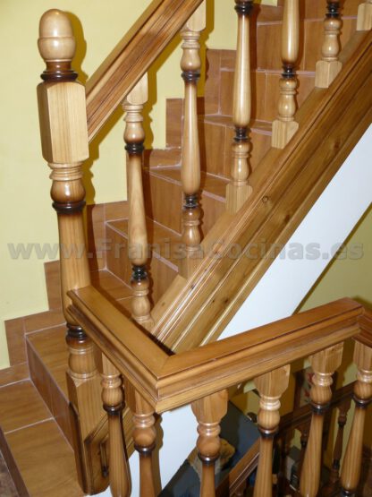 Balaustre de madera de pino tintado - Imagen 10