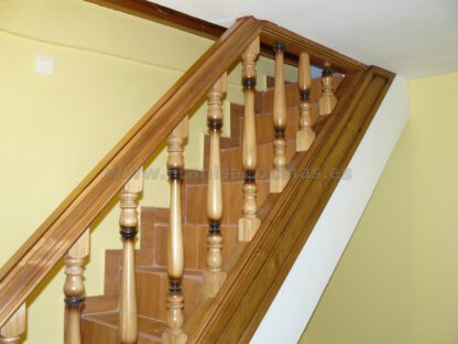 Balaustre de madera de pino tintado - Imagen 12