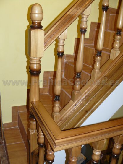 Balaustre de madera de pino tintado - Imagen 14