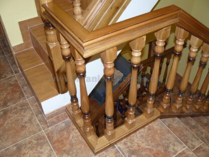 Balaustre de madera de pino tintado - Imagen 15