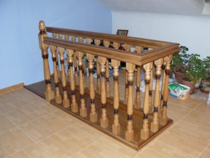 Balaustre de madera de pino tintado - Imagen 21