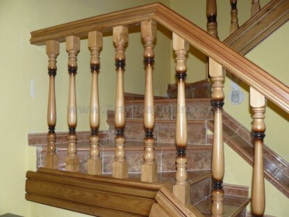 Balaustre de madera de pino tintado - Imagen 4