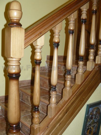 Balaustre de madera de pino tintado - Imagen 5