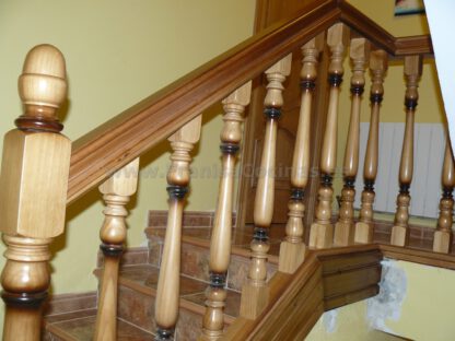 Balaustre de madera de pino tintado - Imagen 6