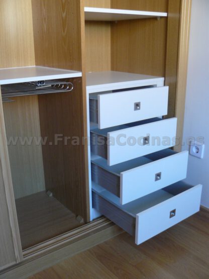 Distribución de interior de armario empotrado - Imagen 12