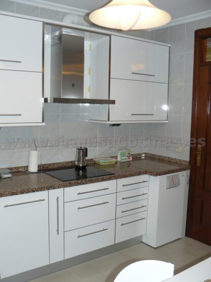 Muebles de cocina laminado estratificado blanco brillo AR+ - Imagen 12