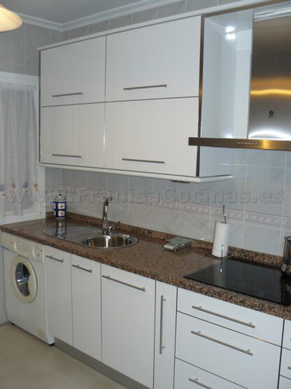 Muebles de cocina laminado estratificado blanco brillo AR+ - Imagen 17