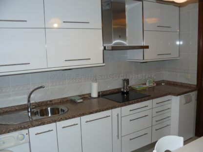 Muebles de cocina laminado estratificado blanco brillo AR+ - Imagen 3