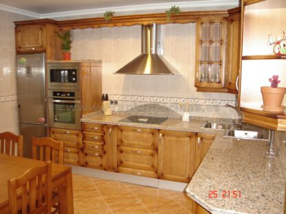 Muebles de cocina de madera fresno - Imagen 3