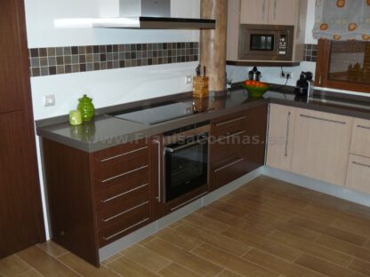Muebles de cocina tablero marino wengue y roble pr - Imagen 4