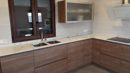 Muebles de cocina tirador uñero gola madera - Imagen 42