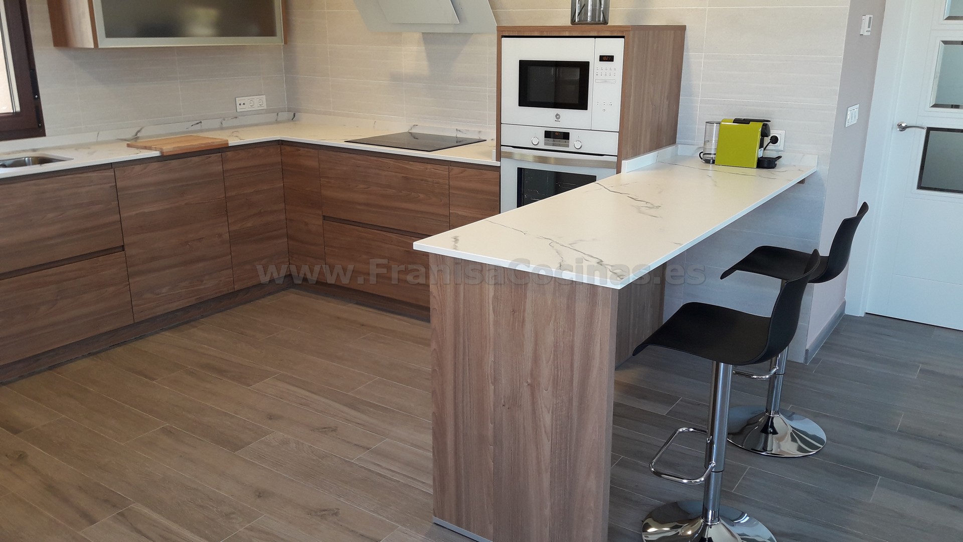 Muebles de cocina tirador uñero gola madera - Imagen 68