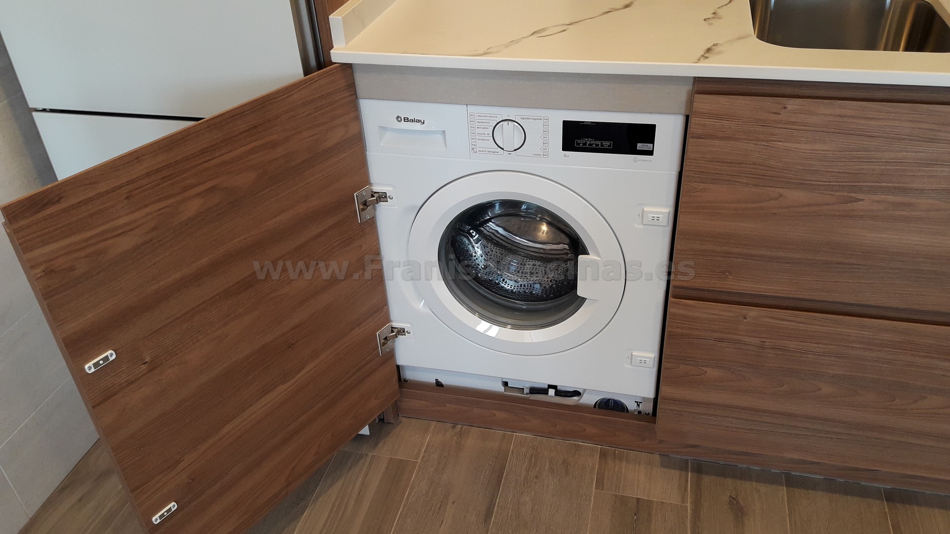 Muebles de cocina tirador uñero gola madera - Imagen 31