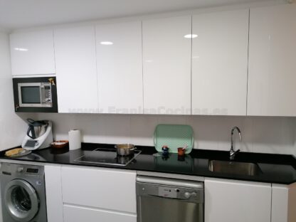 Muebles de cocina blanco alto brillo - Imagen 2