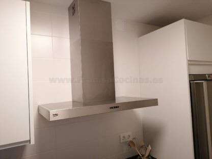 Muebles de cocina laminado blanco con encimera de granito - Imagen 13