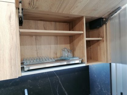 Cocina en negro mate y Roble Halifax: Elegancia y funcionalidad. Descubre la cocina de tus sueños - Imagen 13