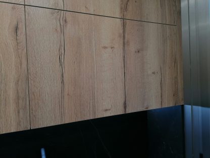 Cocina en negro mate y Roble Halifax: Elegancia y funcionalidad. Descubre la cocina de tus sueños - Imagen 11
