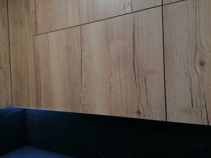Cocina en negro mate y Roble Halifax: Elegancia y funcionalidad. Descubre la cocina de tus sueños - Imagen 10