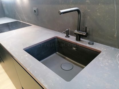 Cocina en negro mate y Roble Halifax: Elegancia y funcionalidad. Descubre la cocina de tus sueños - Imagen 119