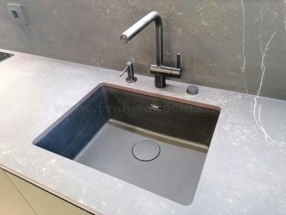 Cocina en negro mate y Roble Halifax: Elegancia y funcionalidad. Descubre la cocina de tus sueños - Imagen 118