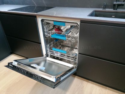 Cocina en negro mate y Roble Halifax: Elegancia y funcionalidad. Descubre la cocina de tus sueños - Imagen 101